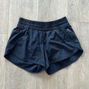 Lululemon black tracker short 4”- sz 8
